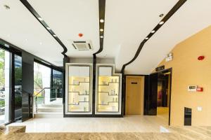 Foto dalla galleria di Lavande Hotels Weihai Weigao Square Branch a Weihai