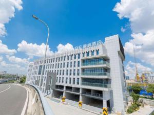 Afbeelding uit fotogalerij van Lavande Hotel Ningbo Railway Station North Square in Ningbo