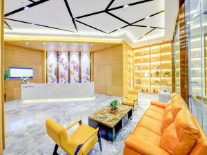 הלובי או אזור הקבלה ב-Lavande Hotel (Shenyang Olympic Center Wanda Branch)
