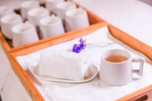 Все необхідне для приготування чаю та кави в Lavande Hotel (Shijiazhuang Luquan Baoduzhai Beiguo Shopping Center Branch)
