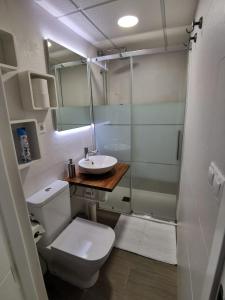 Kúpeľňa v ubytovaní Apartamento Moderno y acogedor Antú, cerca de la playa