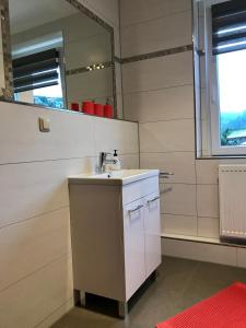 Φωτογραφία από το άλμπουμ του Ferienwohnung Beate Oberwiesenthal - 70qm - ideal für Familien und Paare - 2 Schlafzimmer - große Wohnküche - Parkplatz σε Kurort Oberwiesenthal +40 φωτογραφίες