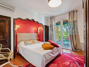 Ένα ή περισσότερα κρεβάτια σε δωμάτιο στο Villa in Martigues near Mediterranean Beach