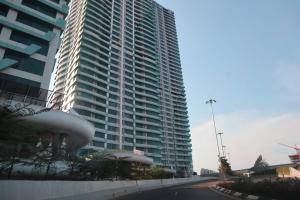 Foto da galeria de Apartemen Grand Kamala Lagoon Studio By Bonzela Property em Bekasi