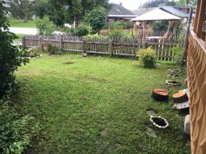 Vonkajšia záhrada v ubytovaní Katarina's cozy bungalov