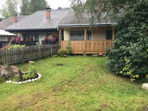 Vonkajšia záhrada v ubytovaní Katarina's cozy bungalov