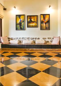 Tree of Life Resort Dehradun Foothills的休息区