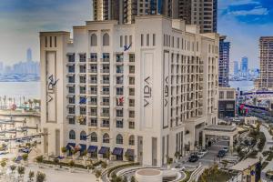Otelden çekilmiş Dubai şehrinin genel bir manzarası veya şehir manzarası