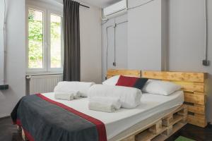 Posteľ alebo postele v izbe v ubytovaní Stay Swanky Hostel