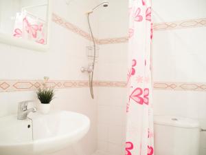 Kúpeľňa v ubytovaní Apartamentos Marineu Cala Gonzalez