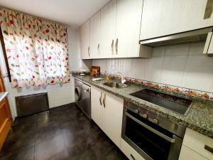 Kuchnia lub aneks kuchenny w obiekcie Carvajal Seaviews
