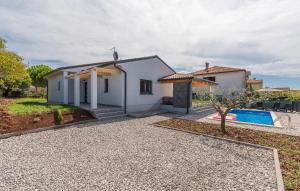 Bazén v ubytovaní Villa Antoniana alebo v jeho blízkosti