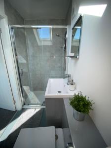 Ένα μπάνιο στο Coalhouse Apartment