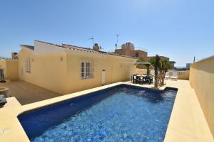 Majoituspaikassa Villa Bonita en Aguilas Murcia con piscina privada tai sen lähellä sijaitseva uima-allas