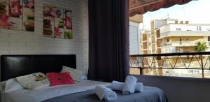 Zdjęcie z galerii obiektu apartamento luminoso benidorm playa levante rincon de loix w mieście Benidorm