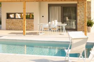 Gallery image of White Nest Villas in Litochoro