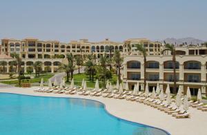 Басейн в Cleopatra Luxury Resort Sharm El Sheikh або поблизу