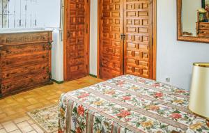 A bed or beds in a room at CASA RURAL LA FLORIDA, MORÓN de la FRONTERA