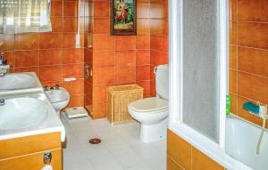 A bathroom at CASA RURAL LA FLORIDA, MORÓN de la FRONTERA