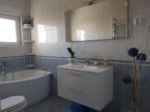 Kúpeľňa v ubytovaní Holiday House Lilija