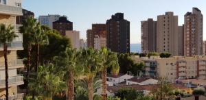 Zdjęcie z galerii obiektu apartamento luminoso benidorm playa levante rincon de loix w mieście Benidorm