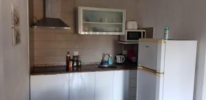 Zdjęcie z galerii obiektu apartamento luminoso benidorm playa levante rincon de loix w mieście Benidorm