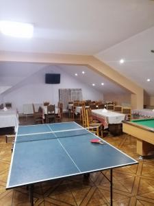 Съоражения за тенис на маса в vila elly или наблизо