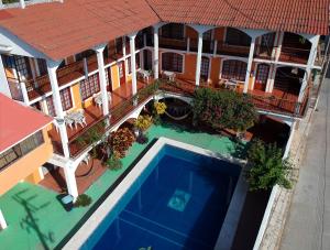 The swimming pool at or close to Don Luis Hostal - Sucursal Galeana - Tecolutla
