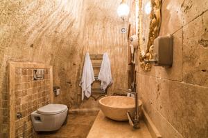 A bathroom at Atilla's Cave Hotel