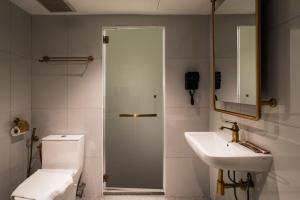 Masson Hotel Butterworth的一间浴室