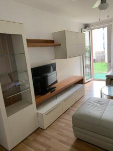 TV a/nebo společenská místnost v ubytování Schönes Zuhause