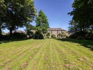 A garden outside Culdrose Manor