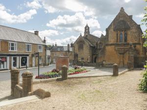 Gallery image of 1 Abbey Court in Sherborne