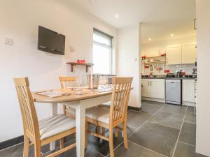 Dapur atau dapur kecil di Y Bwthyn, Newport