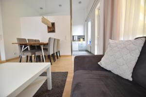 Gallery image of Work and Stay Apartment Cologne- Fühlinger See 