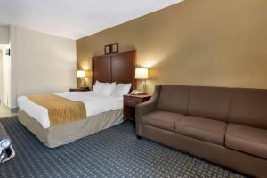 Postel nebo postele na pokoji v ubytování Comfort Inn