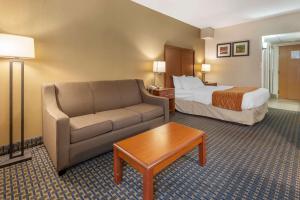 Postel nebo postele na pokoji v ubytování Comfort Inn