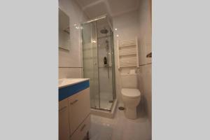 Koupelna v ubytování Apartamento Playa del Sardinero + 14 fotografií