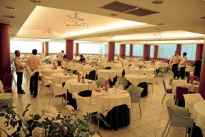 Restaurace v ubytování Hotel D'Amato + 37 fotografií