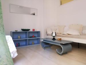 En sittgrupp på Experience an easy living place downtown in Athens