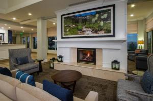 A seating area at Shutters Hotel