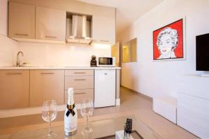 Kuchyňa alebo kuchynka v ubytovaní 1 Bedroom Apartment for 4 people in Tenerife