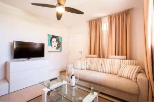 Televízia a/alebo spoločenská miestnosť v ubytovaní 1 Bedroom Apartment for 4 people in Tenerife