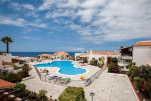 Bazén v ubytovaní 1 Bedroom Apartment for 4 people in Tenerife alebo v jeho blízkosti