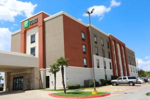a rendering of the front of a hotel at Holiday Inn Express Hillsboro I-35 by IHG in Hillsboro