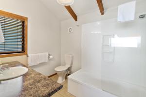 Ένα μπάνιο στο Oreti Village Resort