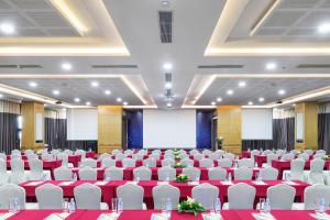 Viðskiptasvæði og/eða fundarherbergi á Serene Beach Hotel Danang