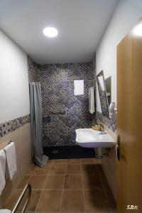 Vonios kambarys apgyvendinimo įstaigoje Casa Rural La Molinera