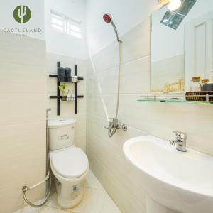 Phòng tắm tại Cactusland Homestay - Tran Hung Dao