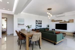 Χώρος καθιστικού στο Aerin Villa, a Sublime Sanctuary, By ThinkVilla
